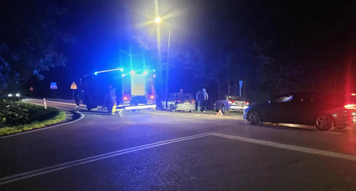 Kartuzy. Zderzenie dwóch pojazdów - jedna osoba w szpitalu