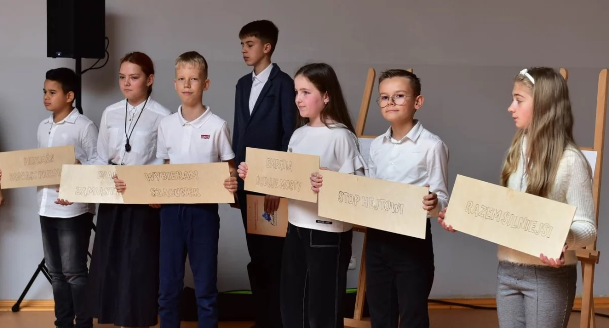 Stop przemocy – Szkoła Podstawowa nr 1 w Kartuzach buduje Most Porozumienia