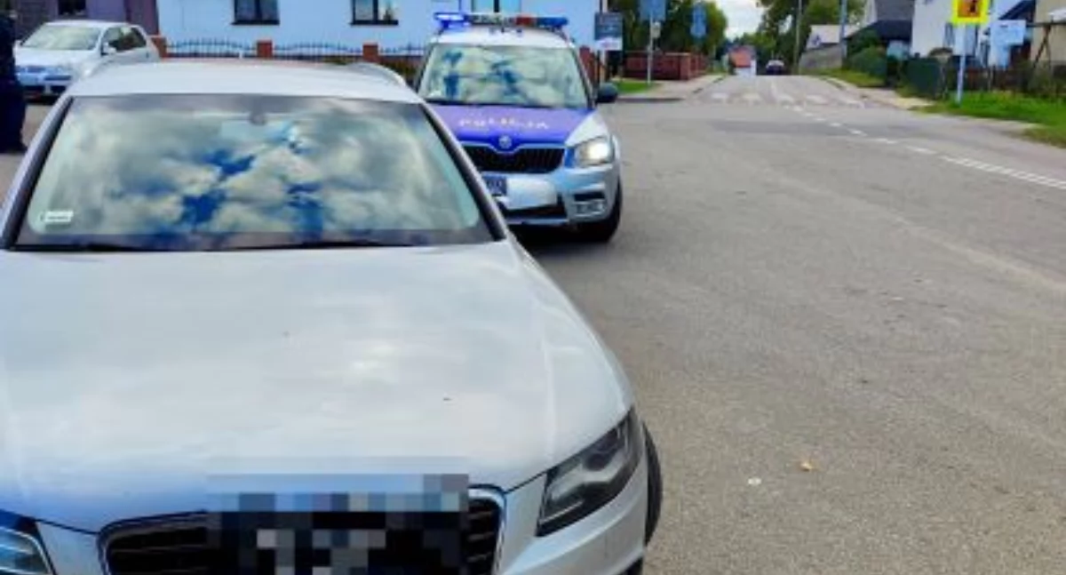 Nie miał pasów, nie miał prawa jazdy, ale miał... ponad dwa promile!