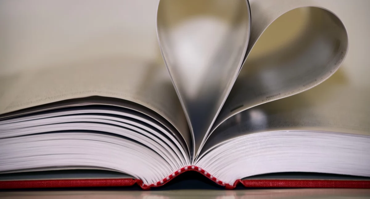 Literacka Jesień w Bibliotece Samorządowej w Żukowie. W listopadzie rusza cykl inspirujących spotkań