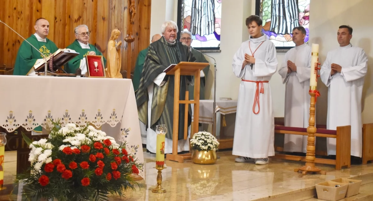 Kapłan wierny Bogu i Ojczyźnie. Uroczysta Msza za śp. ks. Tadeusza Kuracha w Kamienicy Królewskiej