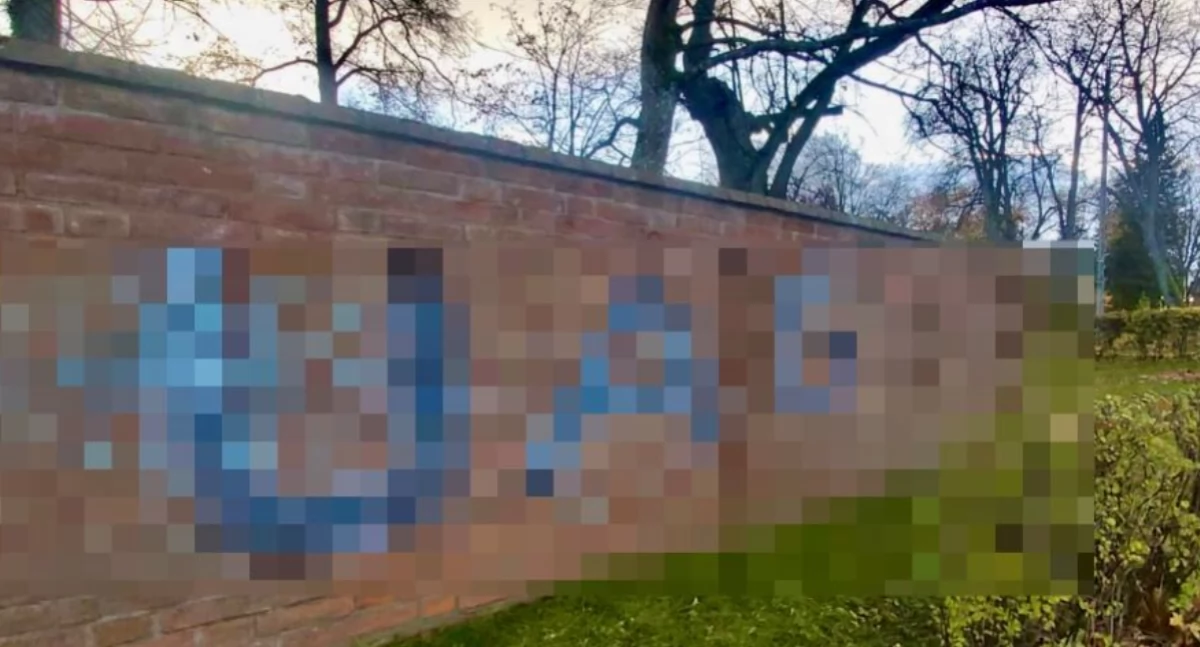 Malowali graffiti na zabytkowym murze cmentarza. Teraz staną przed sądem