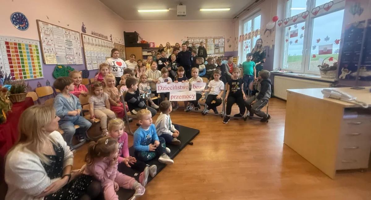 Bezpieczna droga i bezpieczne dzieciństwo. Dzielnicowi uczą najmłodszych