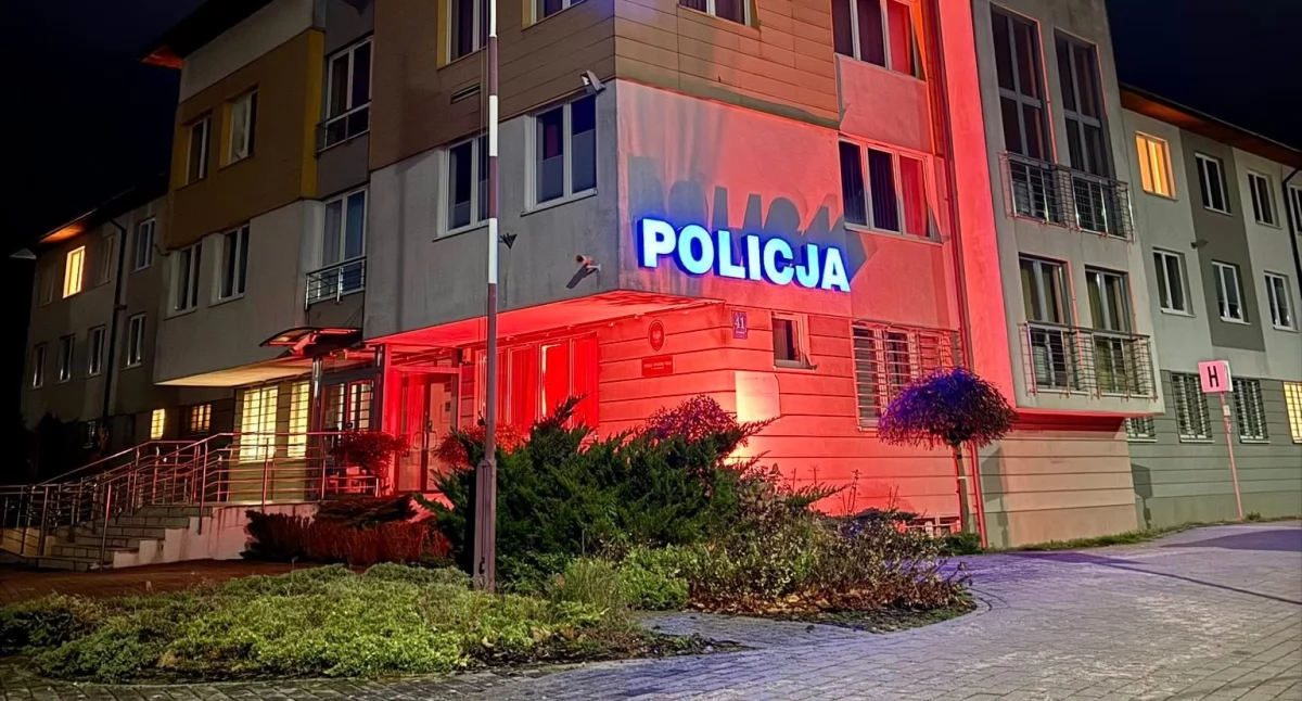 Czerwone światło przeciw krzywdzeniu dzieci. Kartuscy policjanci podsumowują akcję