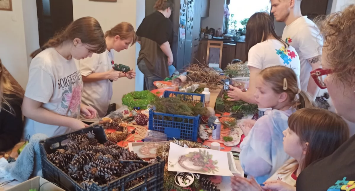 Świąteczna magia w Fundacji Kadry Życia. Niedzielne warsztaty przyciągnęły mieszkańców