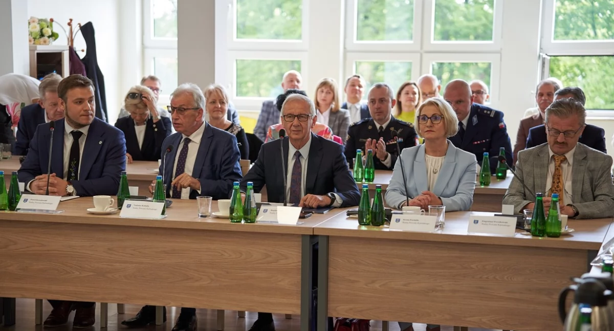 XV sesja Rady Powiatu Kartuskiego - sprawdź program