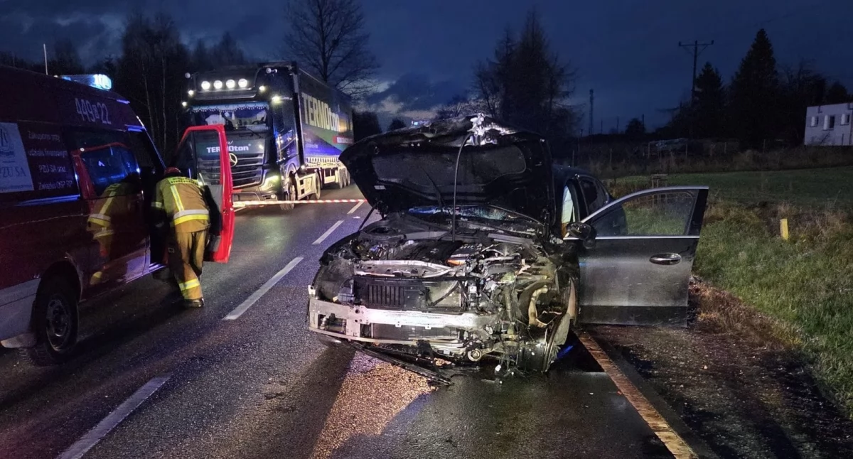 Borcz. Zderzenie dwóch pojazdów - są rani. K20 zablokowana