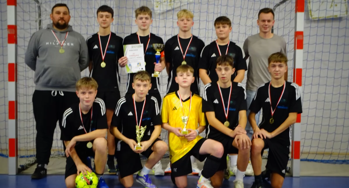 Emocjonujący turniej w Kiełpinie. FC Gowidlino sięgnął po zwycięstwo