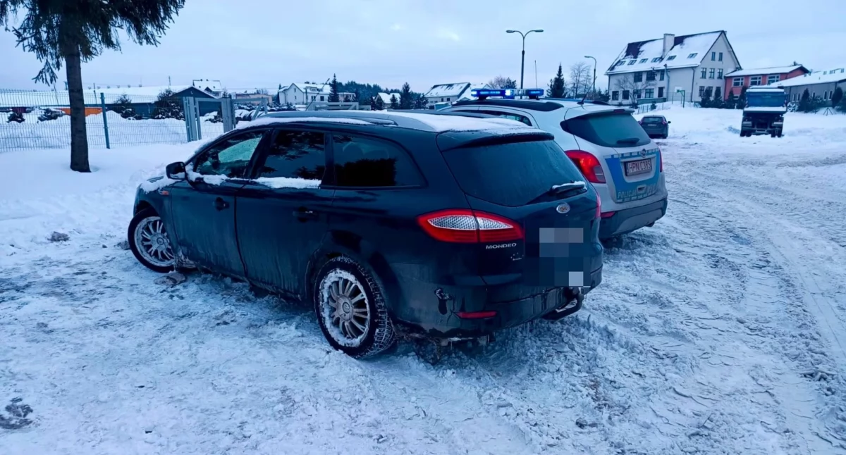 Jechał mimo zakazu i na zużytych oponach. 29-latek w rękach policji