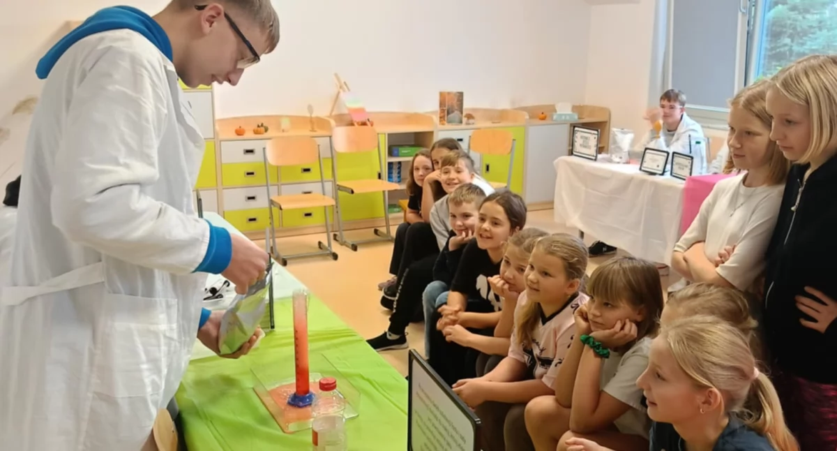 Eksperymenty, pomiary i odkrycia. Wilanowska szkoła w programie mSilnia