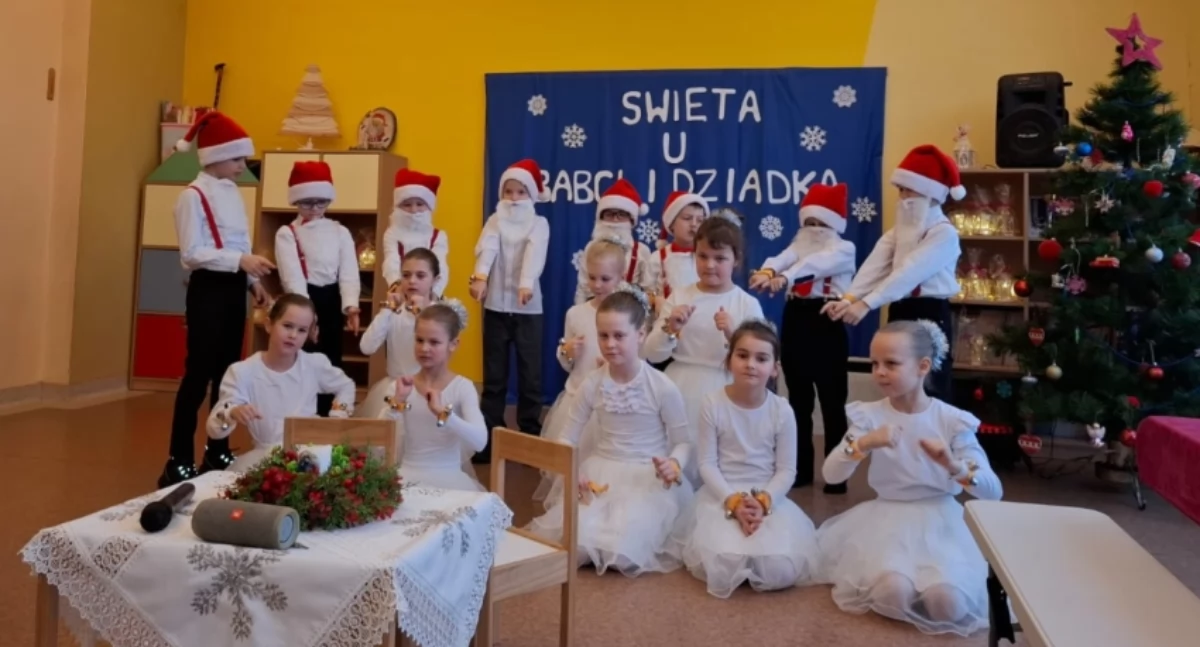 Uczniowie z Przodkowa świętowali dzień babci i dziadka