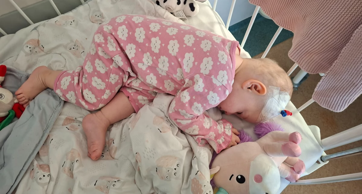 Codzienna walka o życie i rozwój Jaśminki. 13-miesięczna dziewczynka potrzebuje wsparcia