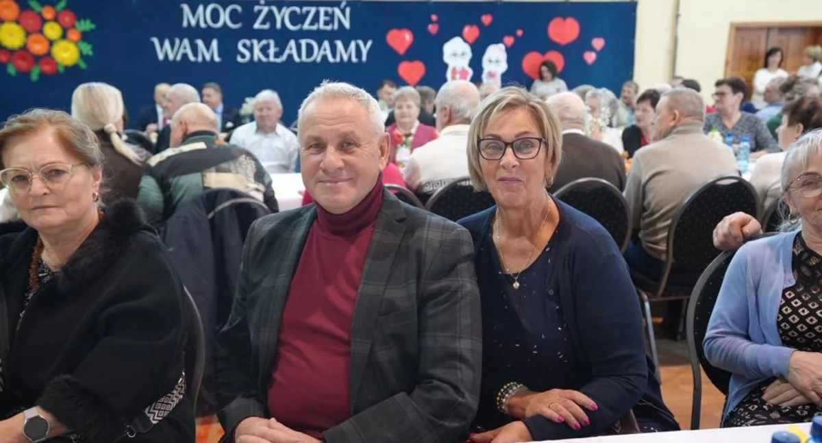 „Powrót do przeszłości” – wzruszające obchody Dnia Babci i Dziadka w szkolnych murach