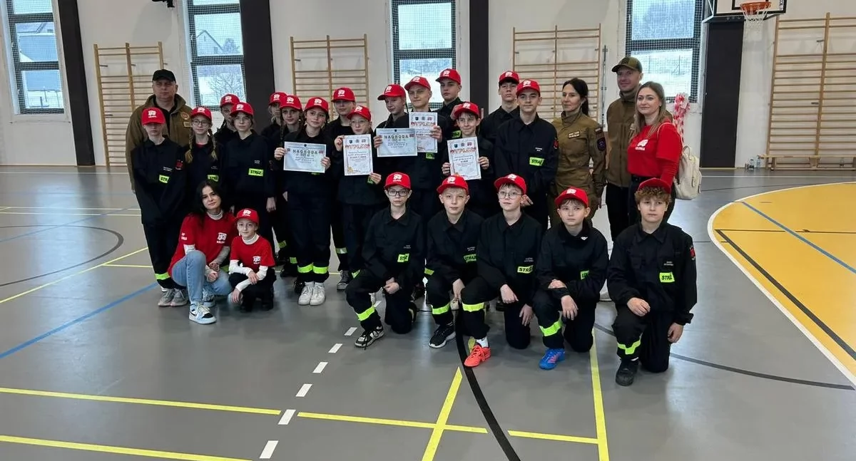 Młodzi strażacy rywalizowali w hali w Brodnicy Górnej