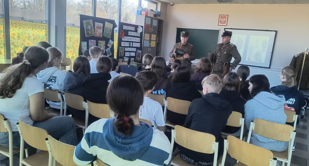 Żywa lekcja historii w szkołach gminy Somonino