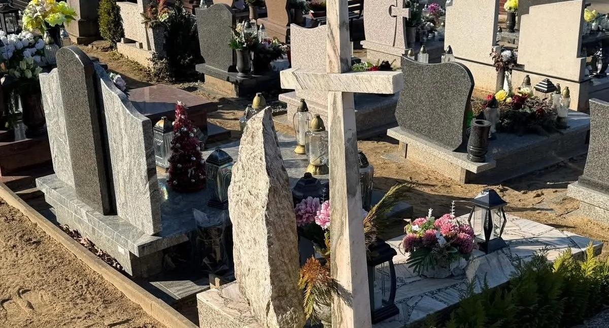 Parafia: to mógł być rabunek. Komunikat parafii w Niestępowie po dewastacji cmentarza