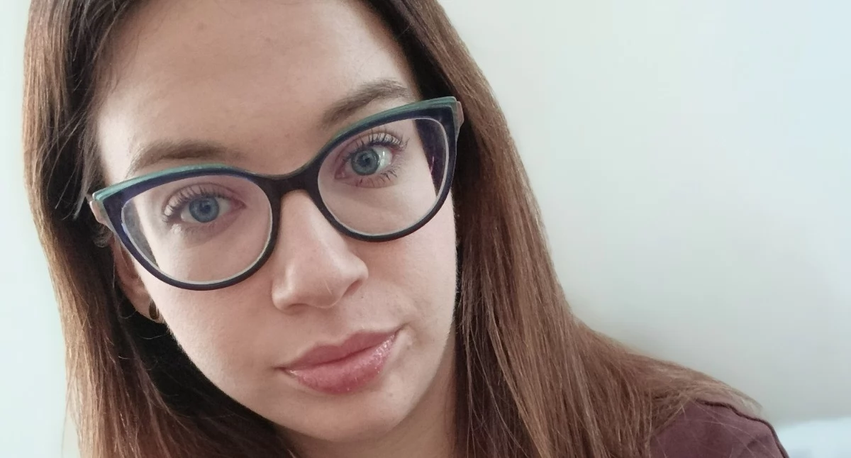 „Chcę po prostu iść przed siebie” – 23-letnia Karolina walczy o sprawność i samodzielność