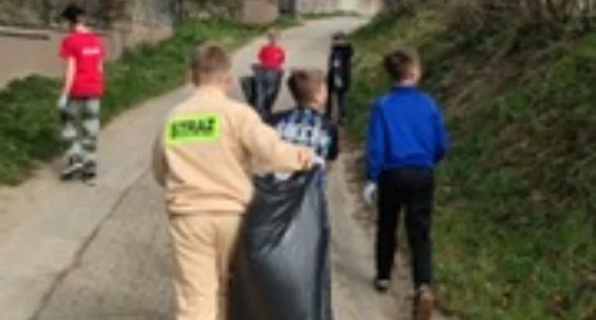 Młodzież z MDP Smołdzino posprzątała swoją miejscowość. „Pokazali, że im zależy”