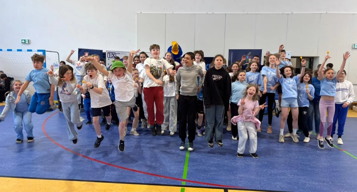 Sport bez barier. Uczniowie spotkali się na Niebieskich Igrzyskach w Żukowie 