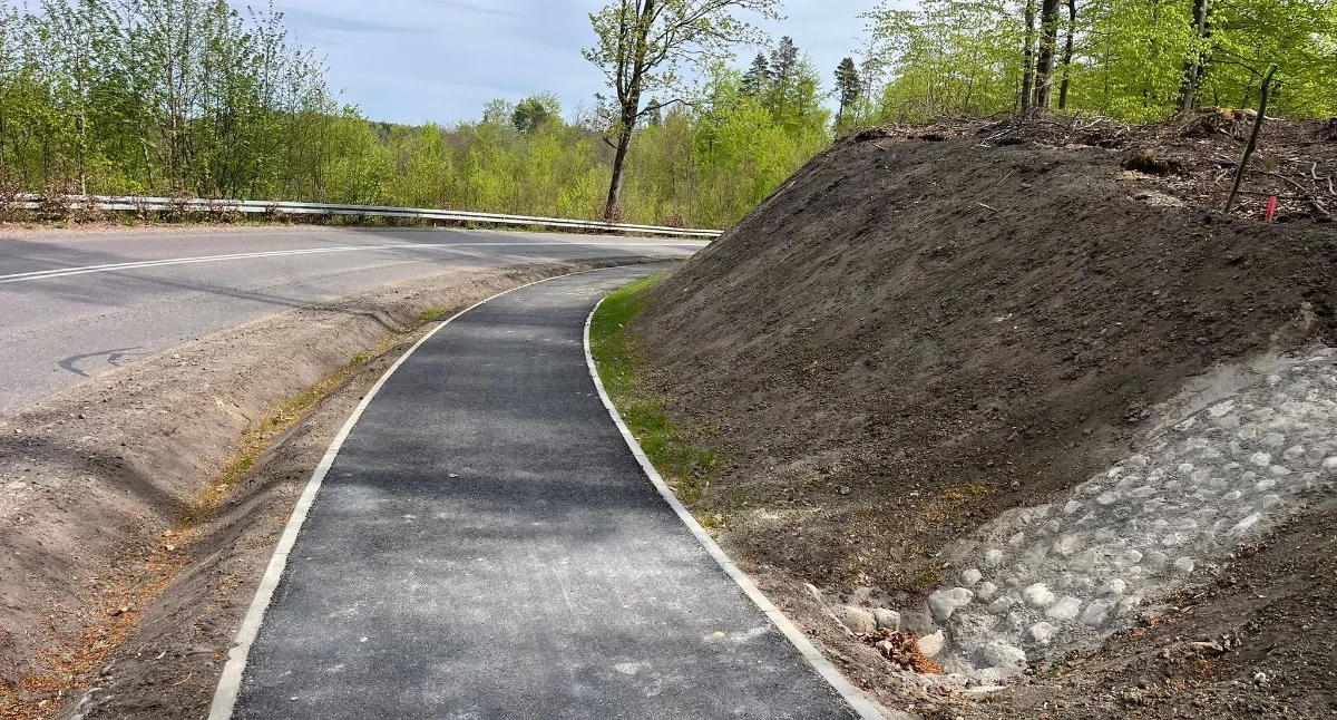 Zakończono modernizację drogi Prokowo – Sianowo. Inwestycja kosztowała ponad 2,6 mln zł