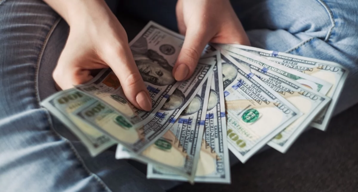 Kto płaci za operat szacunkowy – kupujący czy bank?