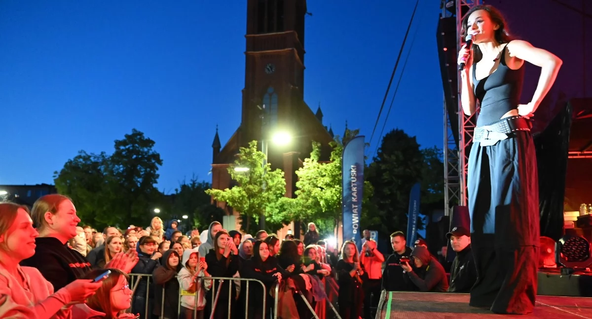 Tłumy na kartuskim Rynku. Trwa wielki finał XXI Dni Powiatu Kartuskiego