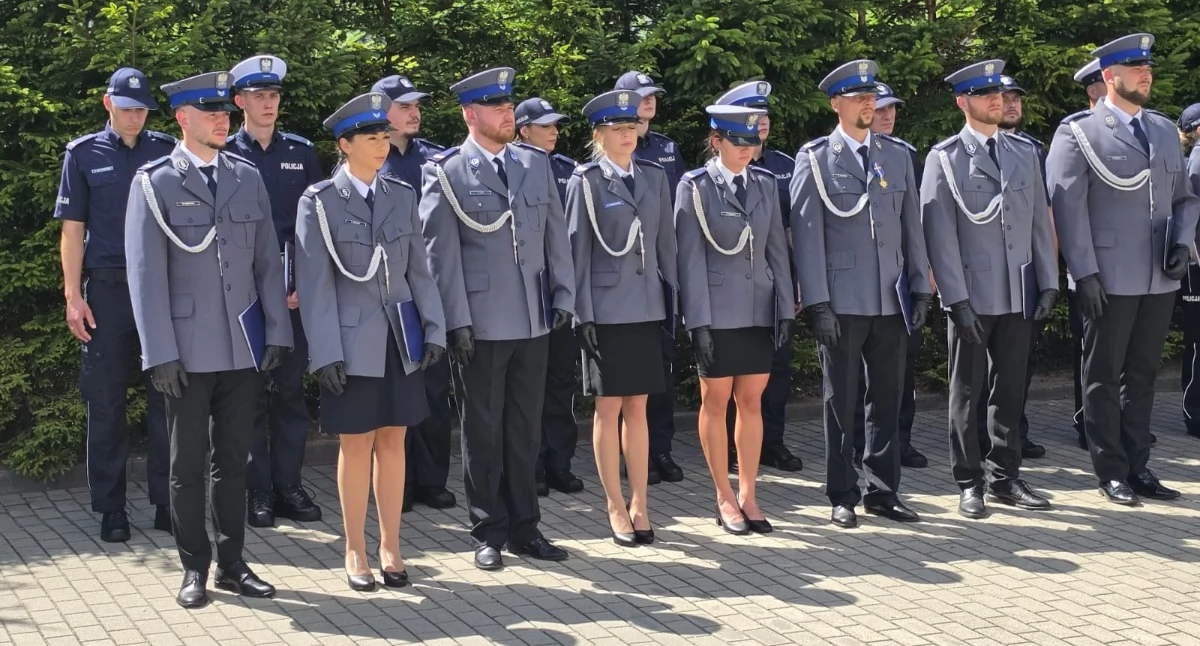 Święto Policji w Kartuzach. Awanse, odznaczenia i podziękowania za codzienną służbę