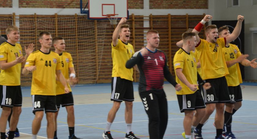 Zwycięstwo szczypiornistów SPR GKS Żukowo z Tytanami Wejherowa po rzutach karnych