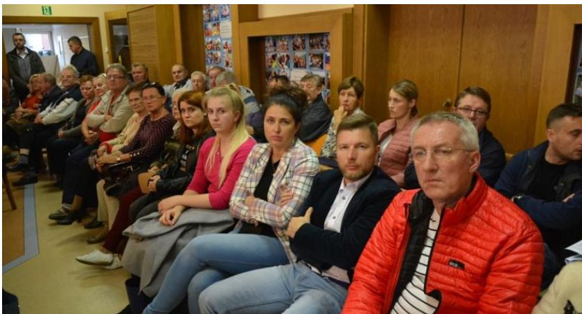 „Dziś oczyszczamy jeziora, jutro miasto z bloków”  - debatowali nad zmianą planu zagpospodarowania jez. Klasztornego 