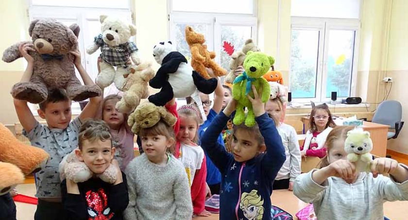 Banino. Najmłodsi uczniowie szkoły obchodzili Międzynarodowy Dzień Pluszowego Misia