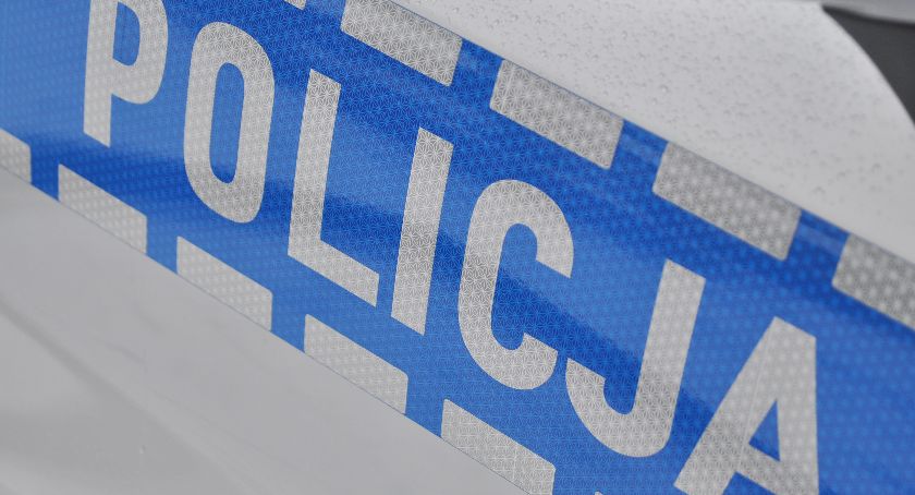 Czołówka dwóch aut w Żukowie - jedna osoba w szpitalu