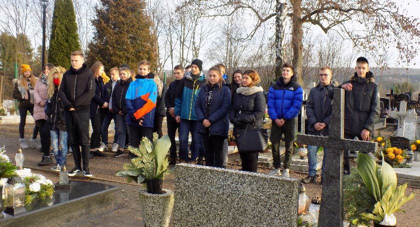 Przodkowo. Uczniowie upamiętnili wydarzenia Grudnia 70
