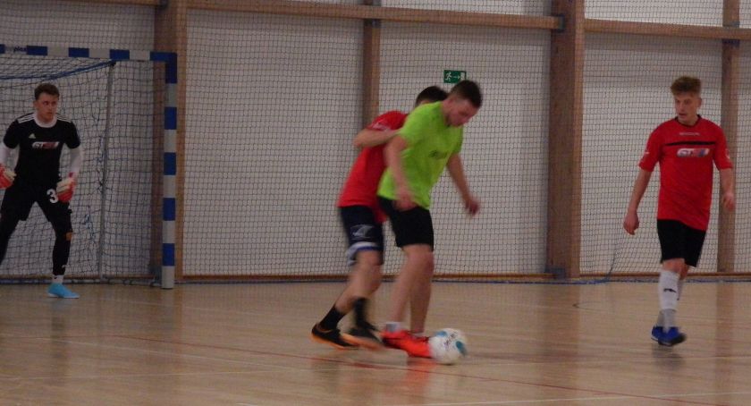 Somonińska Liga Piłki Nożnej. Nokaut Somonino zremisował z Miodziem Team
