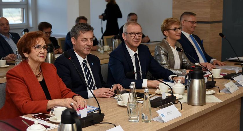 XVII Sesja Rady Powiatu Kartuskiego - program