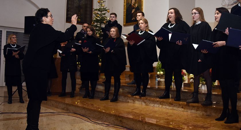 Sierakowice. Piękny koncert chórów Kakofonia i Cartusia dla Arka Bykowa