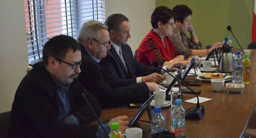 XV Sesja Rady Gminy w Sierakowicach - program