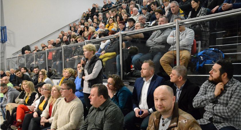 Walka przeciw wiatrakom trwa. Interesy mieszkańców zostaną zabezpieczone, ale zagrożenie powstania wiatraków nie maleje