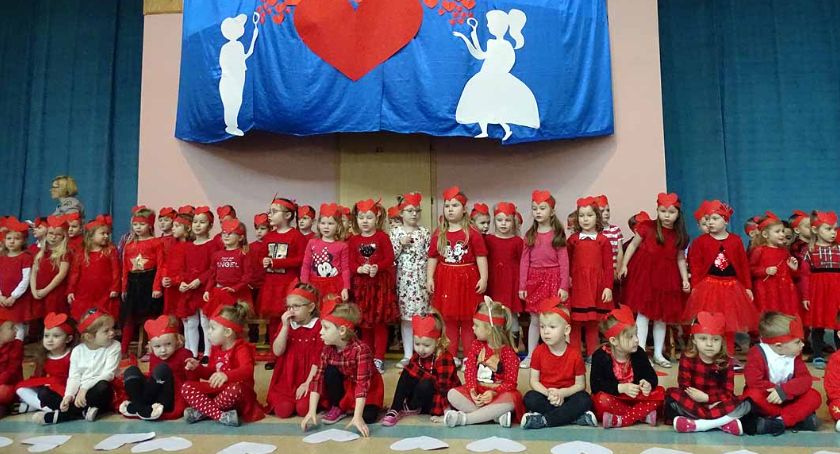 Przodkowskie przedszkolaki przygotowały dla swoich babć i dziadków walentynkową niespodziankę