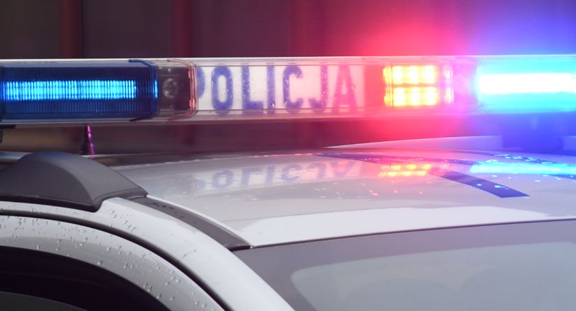 Policyjny pościg za pijanym kierowcą. Pasażer napadł na policjanta