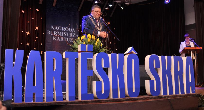 Nagrody  Kartëskô Skra  - zgłoś kandydata do nagrody za wyjątkową działalność na rzecz gminy