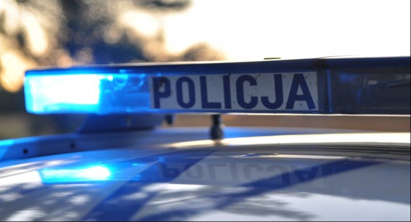 Żukowo. 47-latek, który groził skokiem z dachu uratowany po 8 godzinach negocjacji