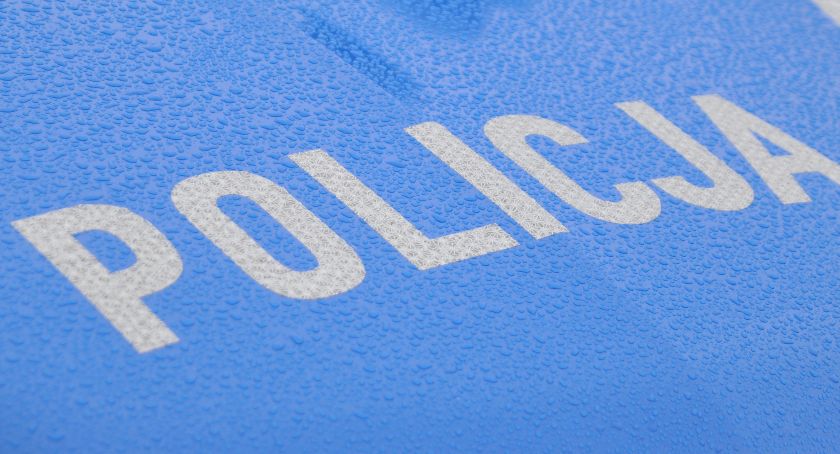 Pieszy wtargnął pod samochód w Sławkach - został ukarany mandatem