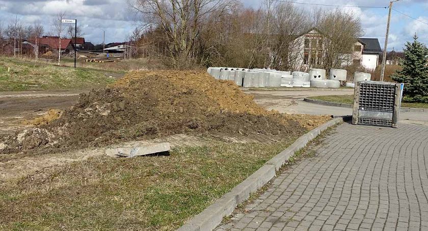 Żukowo. Ulica Siostry Faustyny z nową nawierzchnią, chodnikiem i oświetleniem