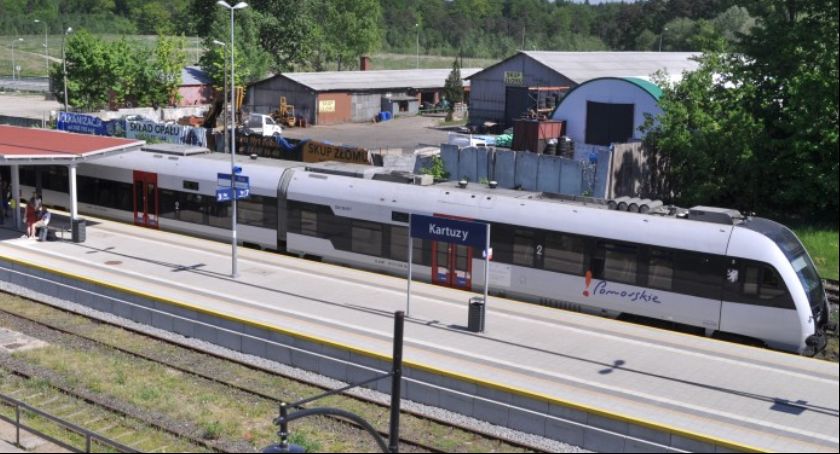 Są zmiany w rozkładzie PKM - część kursów wstrzymana