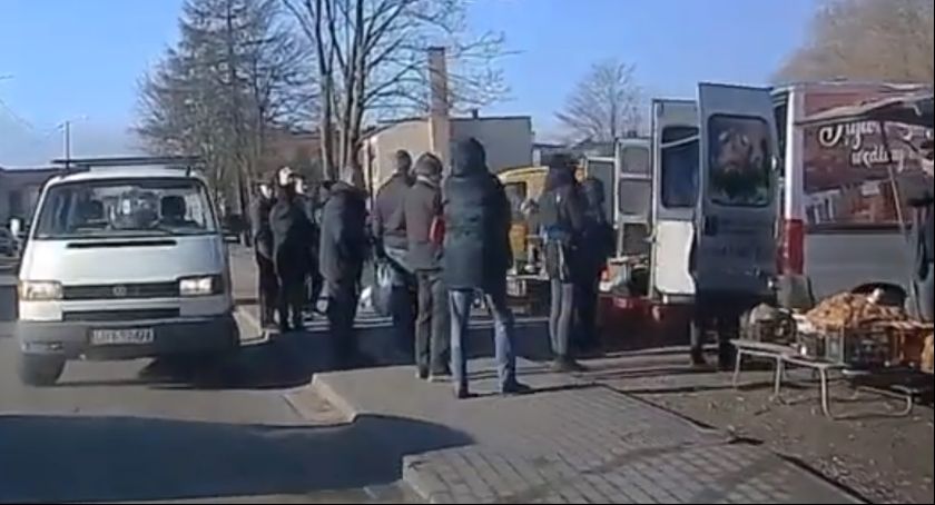 Czy przy targowisku w Sierakowicach łamane są obostrzenia dot. koronawirusa?