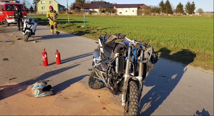 Rębiechowo. Motocyklista uderzył w drzewo