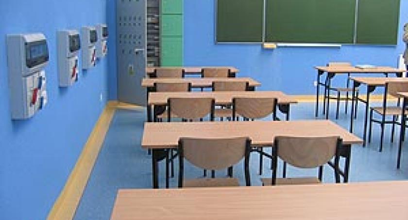 Nowoczesna pracownia elektryczna w ZST w Kartuzach. Szkoła tworzy nowy kierunek - technikum elektryczne