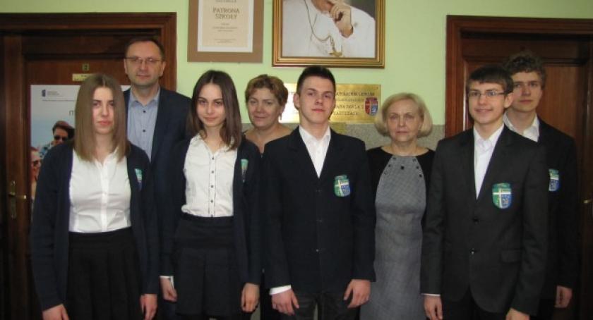 Gimnazjaliści wypadli przeciętnie - sprawdź wyniki testów w poszczególnych gminach. Wyniki uczniów 