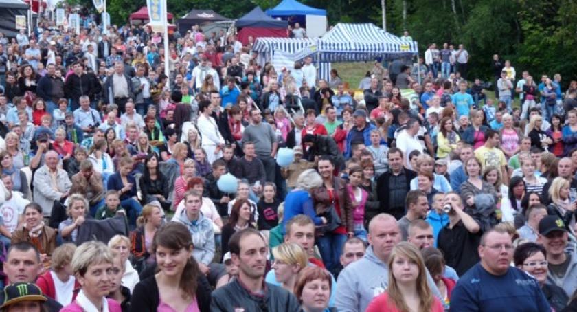 Truskawkobranie już w ten weekend. Sprawdź rozkład imprezy i jazdy autobusów