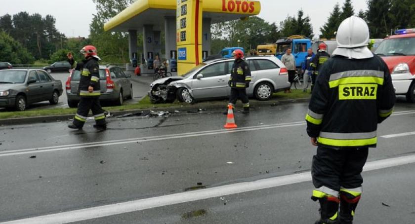 Dzierżążno. Wypadek z udziałem trzech samochodów